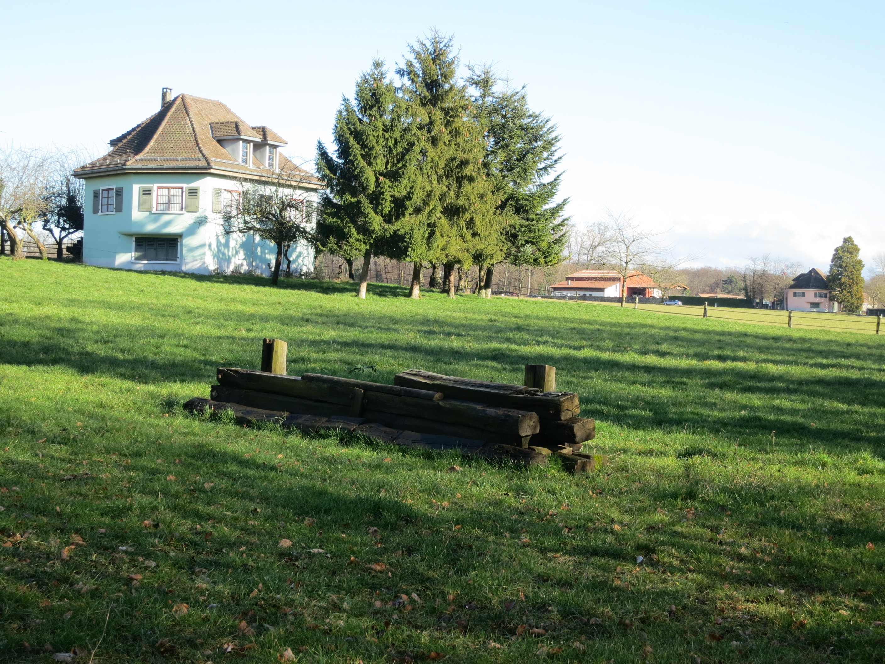 Die getarnten Bunker Villa Rose und Villa Verte